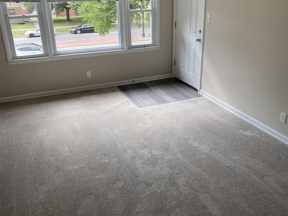 5th image of 147 S Grand Ave #4