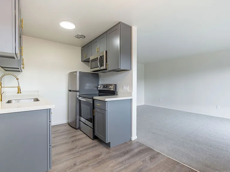 Barrett Apartments — Photo 36