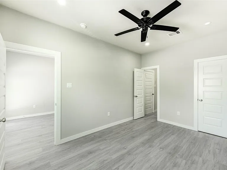8157 Tate St #B — Photo 9