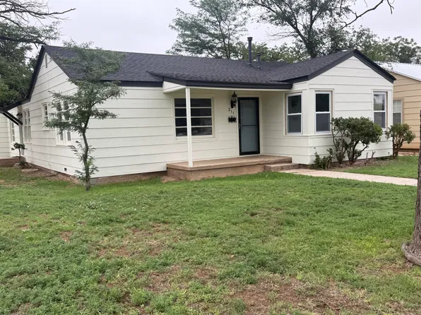 211 11th St, Levelland, TX 79336