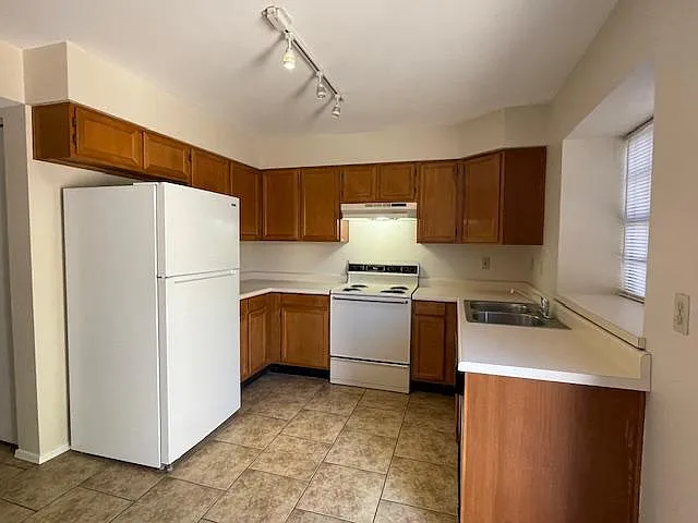 Building Photo - 921 W University Dr #1094