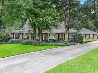 947 Winona Dr, Mandeville, LA 70471