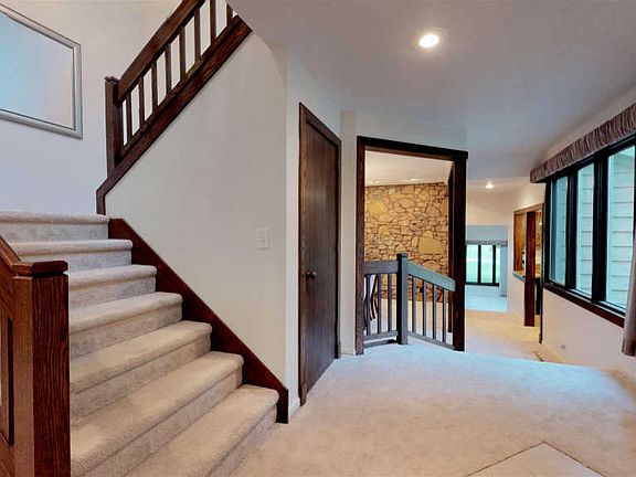 2nd image of 50 Mill Dr