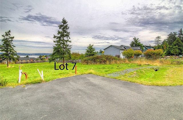 2nd image of Lot 7 Ne 4th St