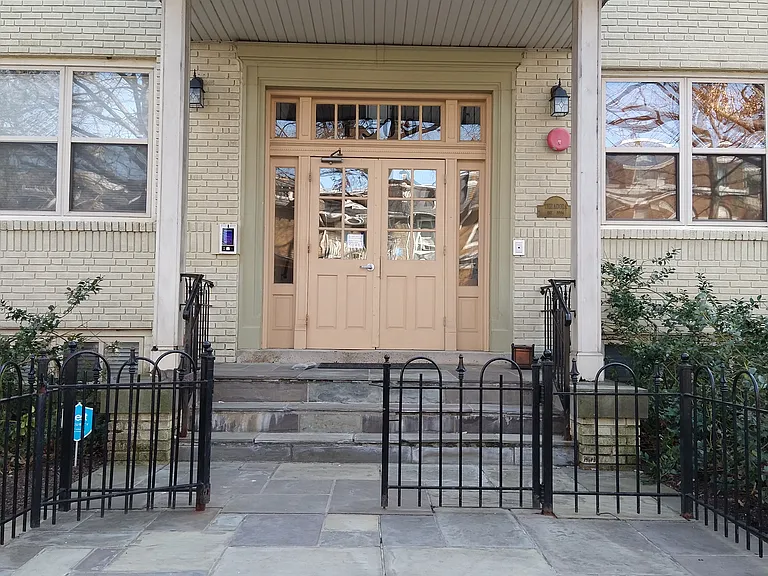 1300 Taylor St NW #3 — Photo 4
