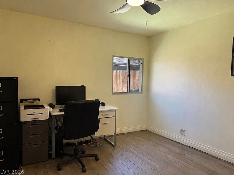 1037 Bracken Ave — Photo 21