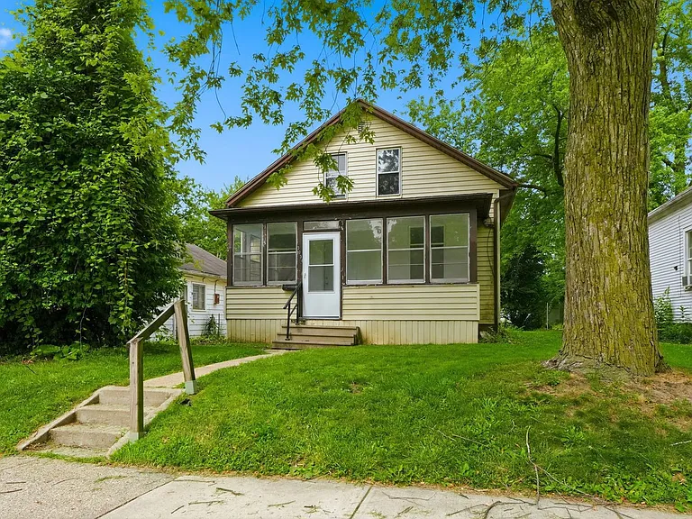 3034 Abbott St — Photo 5