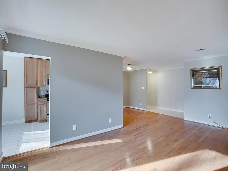 304 Hilltop Ln #F — Photo 14