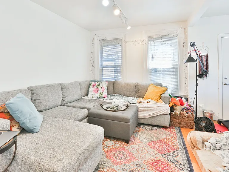 Wicker Park Big 3 Bedroom 2 Bath Private Coach House. Decks and Outdoor Space. — Photo 4