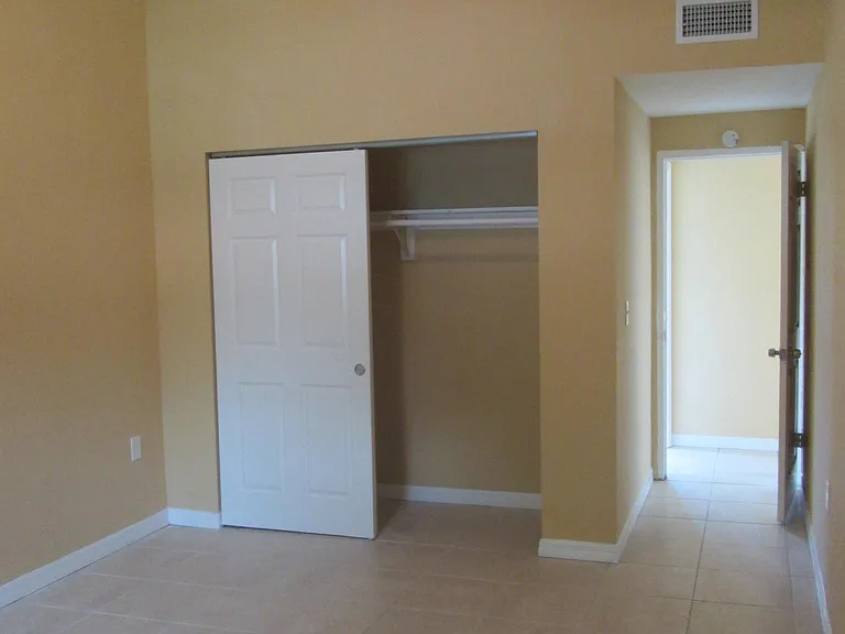 2408 W Fig St #A — Photo 5