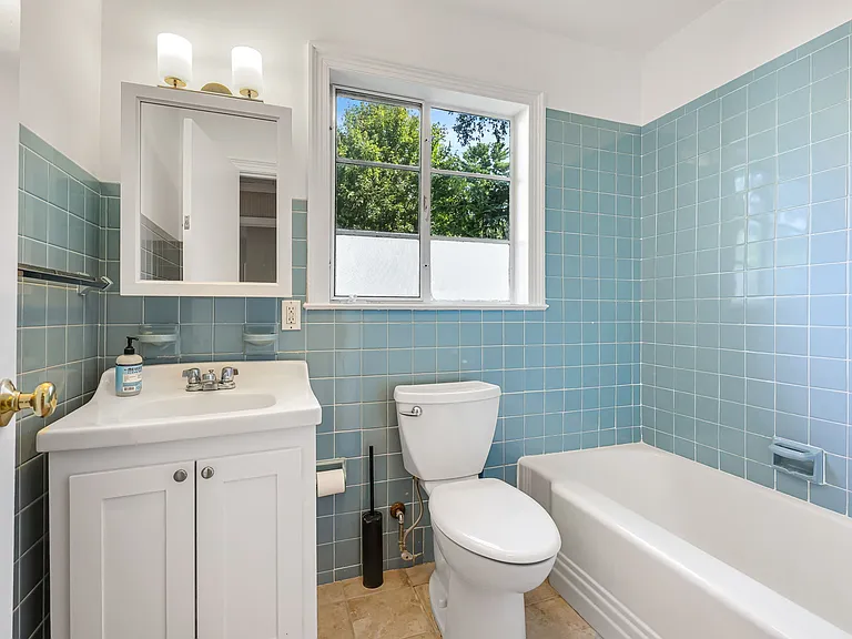 14 Grove Ln — Photo 25