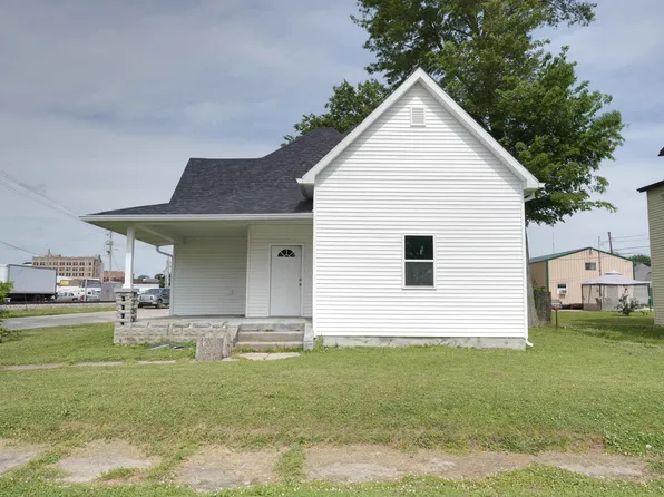 200 SW 1st St, Washington, IN 47501