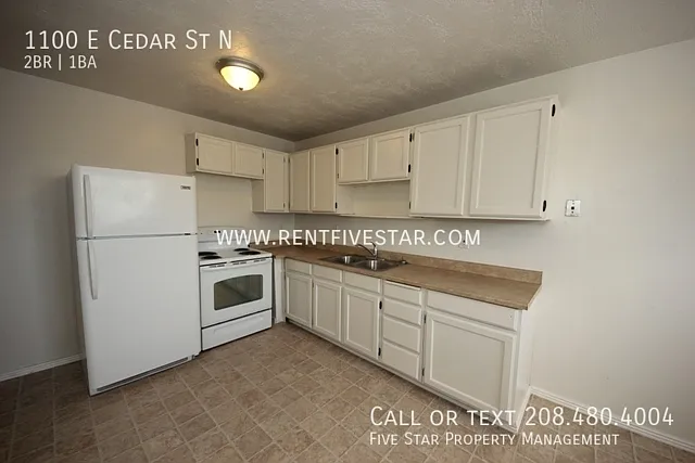 1100 E Cedar St N — Photo 5