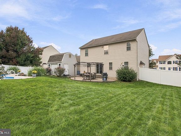 5th image of 140 Fig Tree Way