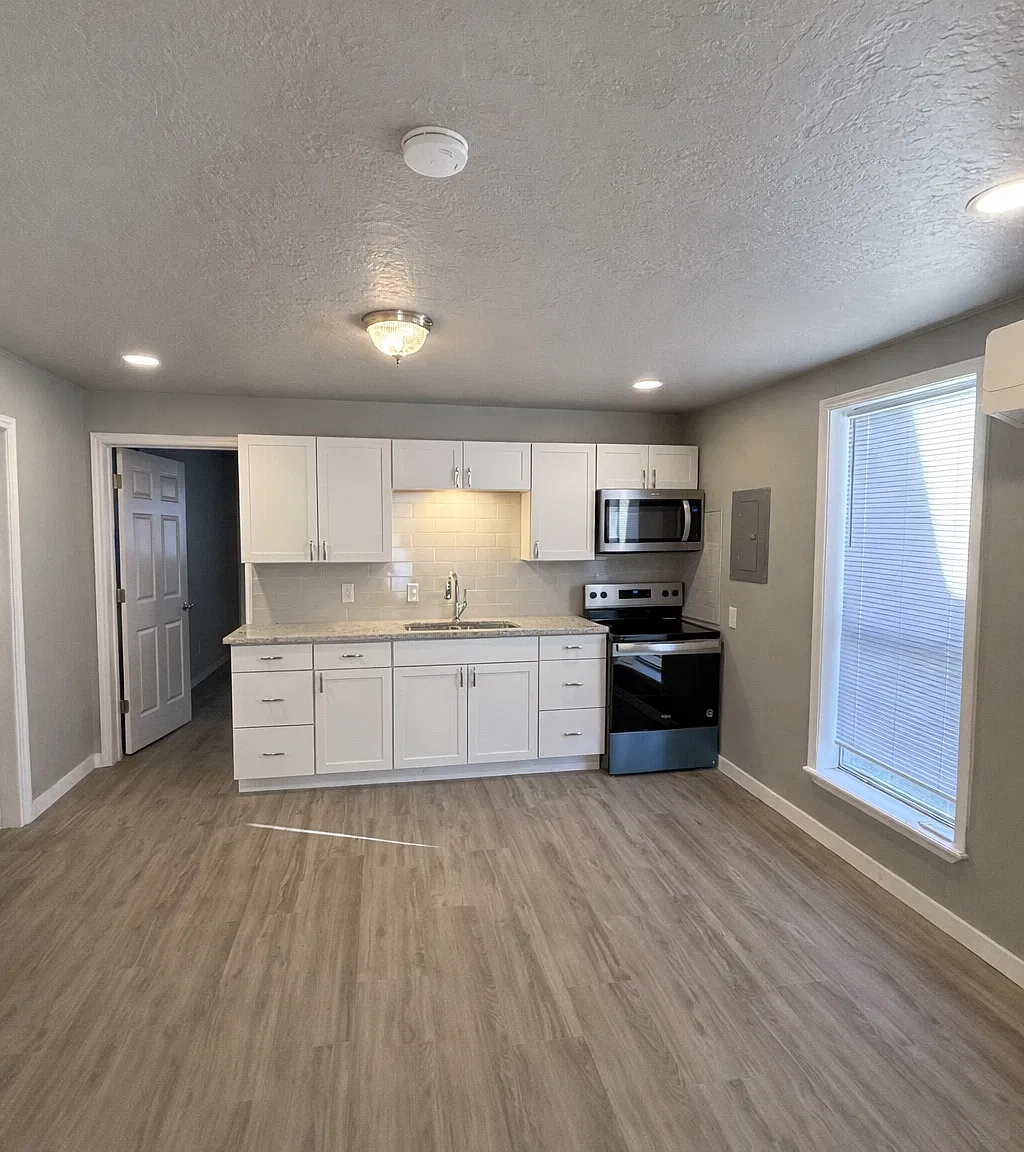 605 N Pottenger Ave — Photo 4