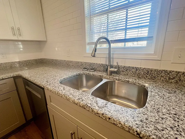 317/319 E. Gilbreath Street — Photo 3