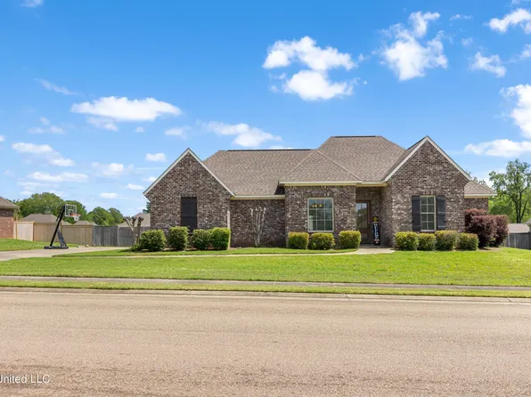 106 Trailbridge Dr, Canton, MS 39046