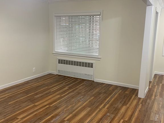 4th image of 929 E 102nd St #1