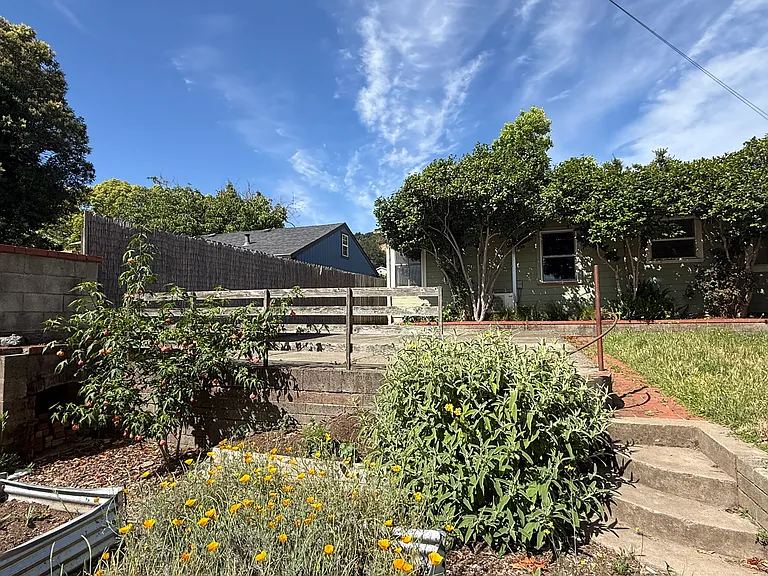 3064 Laurel St — Photo 11