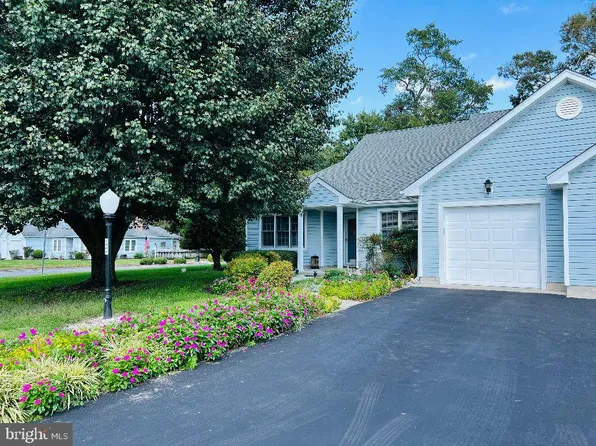 1000 E Schumaker Manor Dr, Salisbury, MD 21804