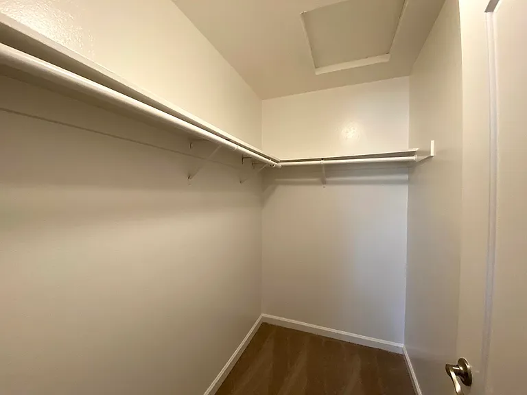 Blackford Oaks Apartments — Photo 10
