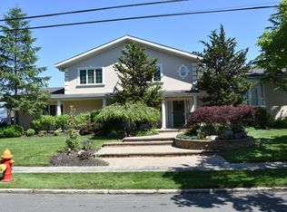 63 Overlea St N, Massapequa Park, NY 11762