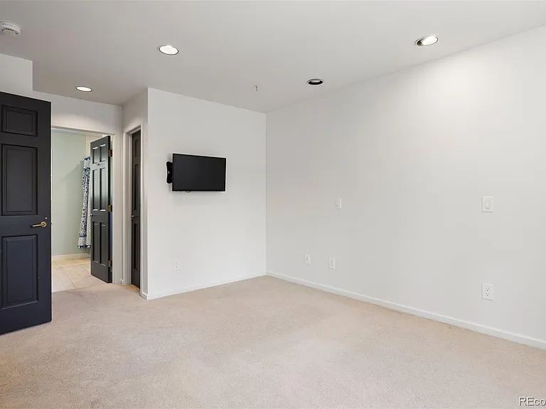 290 Madison St — Photo 28