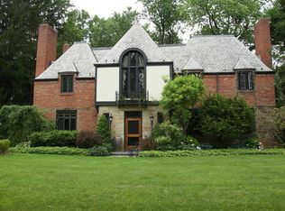 3080 Laurel Rd, Shaker Heights, OH 44120