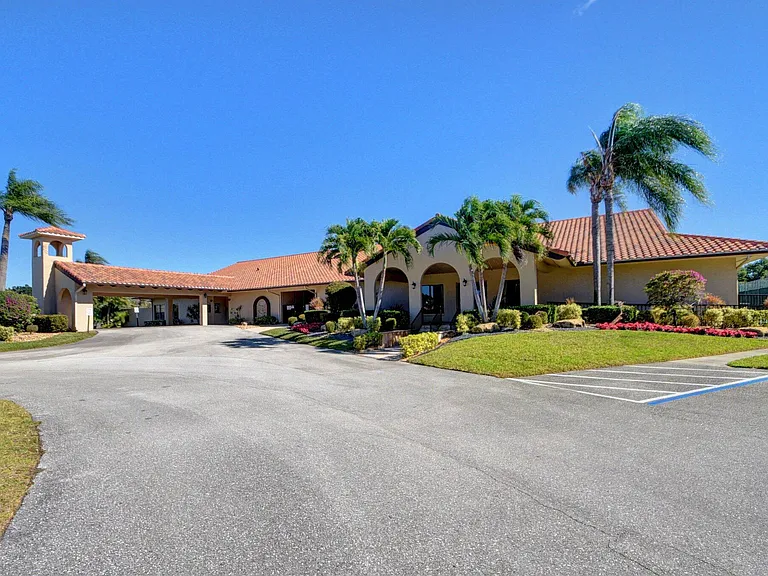 5531 Parkwalk Cir E — Photo 30
