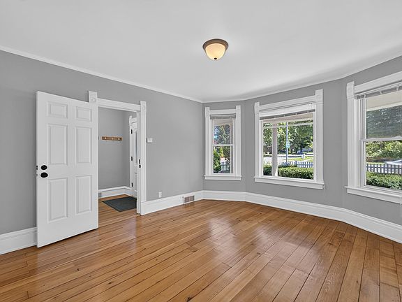 5th image of 7404 University Ave
