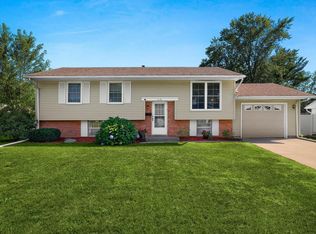 1114 Hickory St, Onalaska, WI 54650