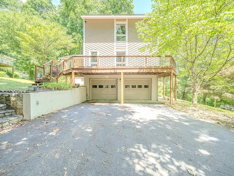 332 Flower Dr — Photo 25