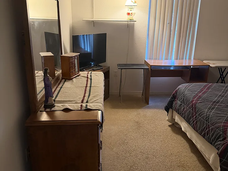 1455 Whitewood Ave — Photo 5