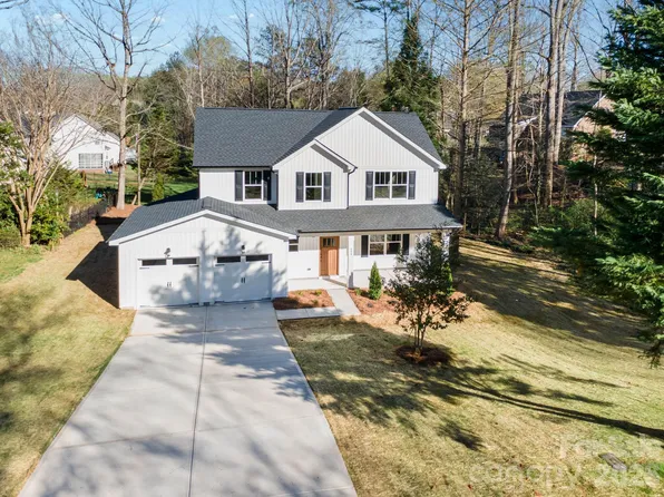 644 Deerfield Dr, Mount Holly, NC 28120