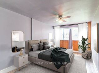 2095 Roche Ct #124, Mississauga, ON L5K2C8