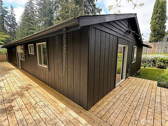 4th image of 6011 185th Street SW