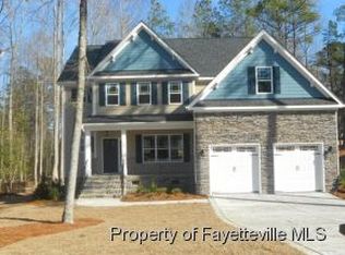 106 Springside Dr, Spring Lake, NC 28390