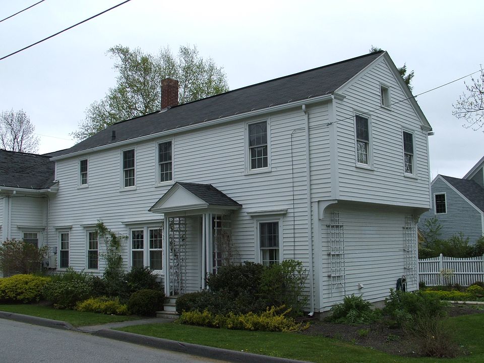 9 Court St. Place