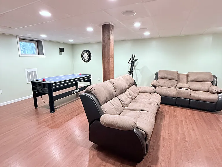 128 Eastwood Cir — Photo 41