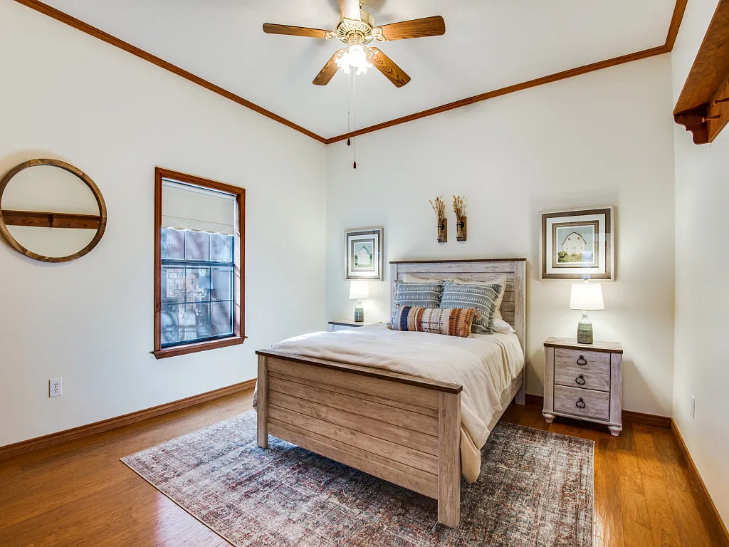 4 bed, 2731 sqft, $3,950 — Photo 4