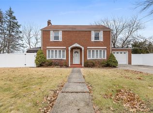 217 Roberta Dr, Homestead, PA