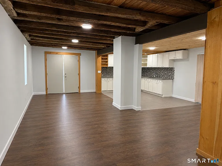 85 Banks Rd — Photo 2