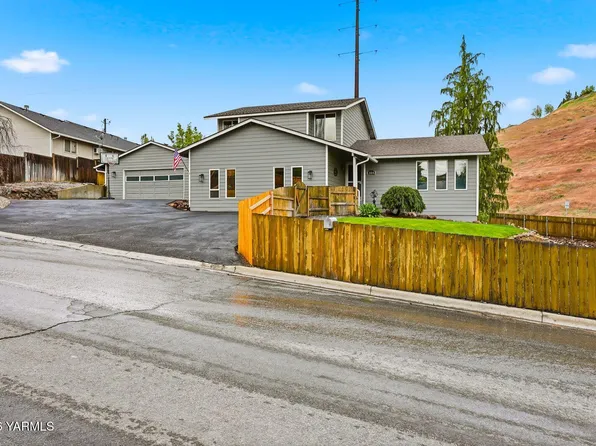 304 S 10th St, Selah, WA 98942