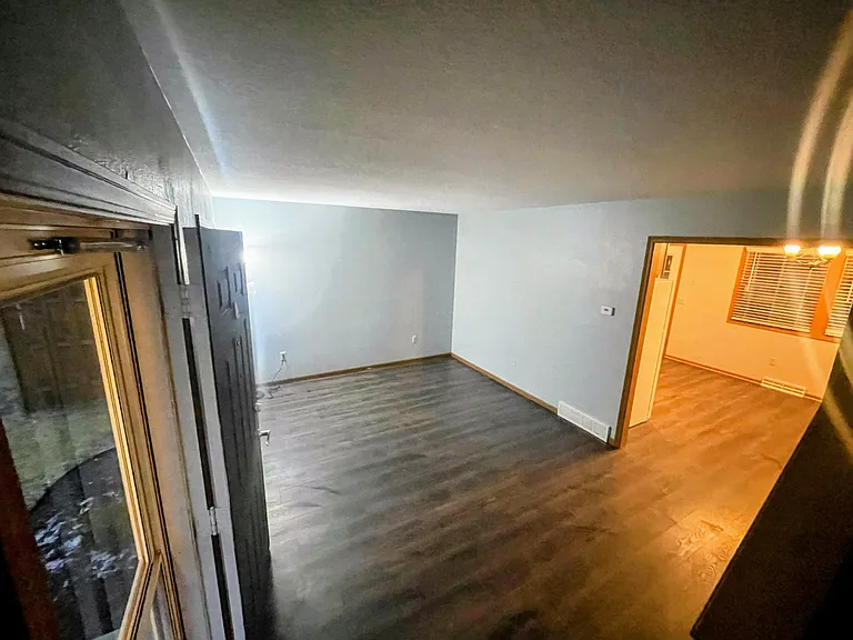 226 W William St — Photo 3