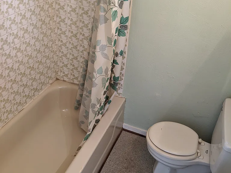 1131 Pleasant St #D — Photo 2