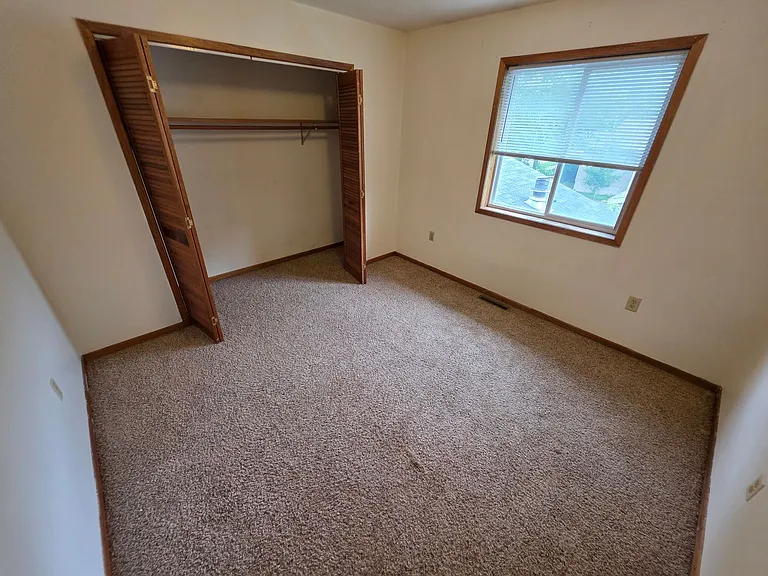 4925 Coventry Ct — Photo 9