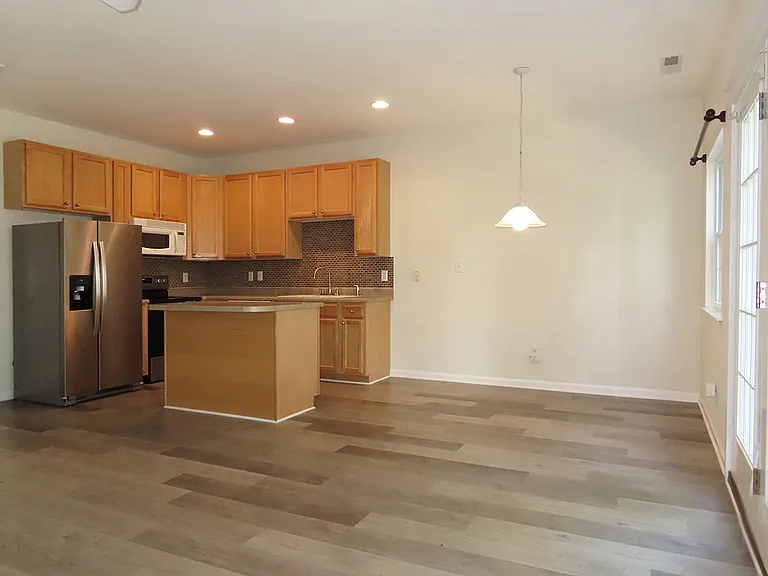 245 Plaza Dr #E — Photo 3