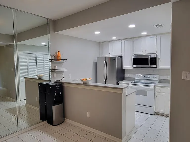 11711 Memorial Dr #292 — Photo 14