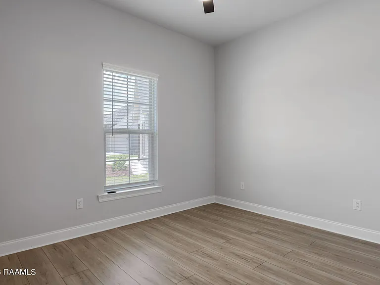 106 Bejeweled Ave — Photo 25