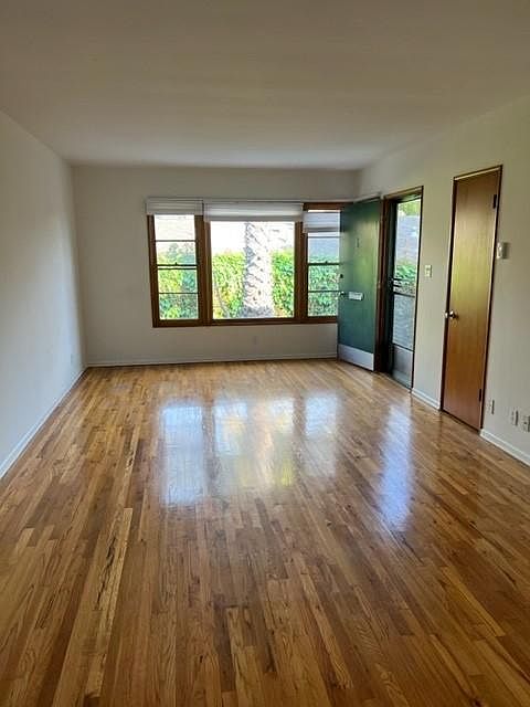 1st image of 1021 18th St APT B